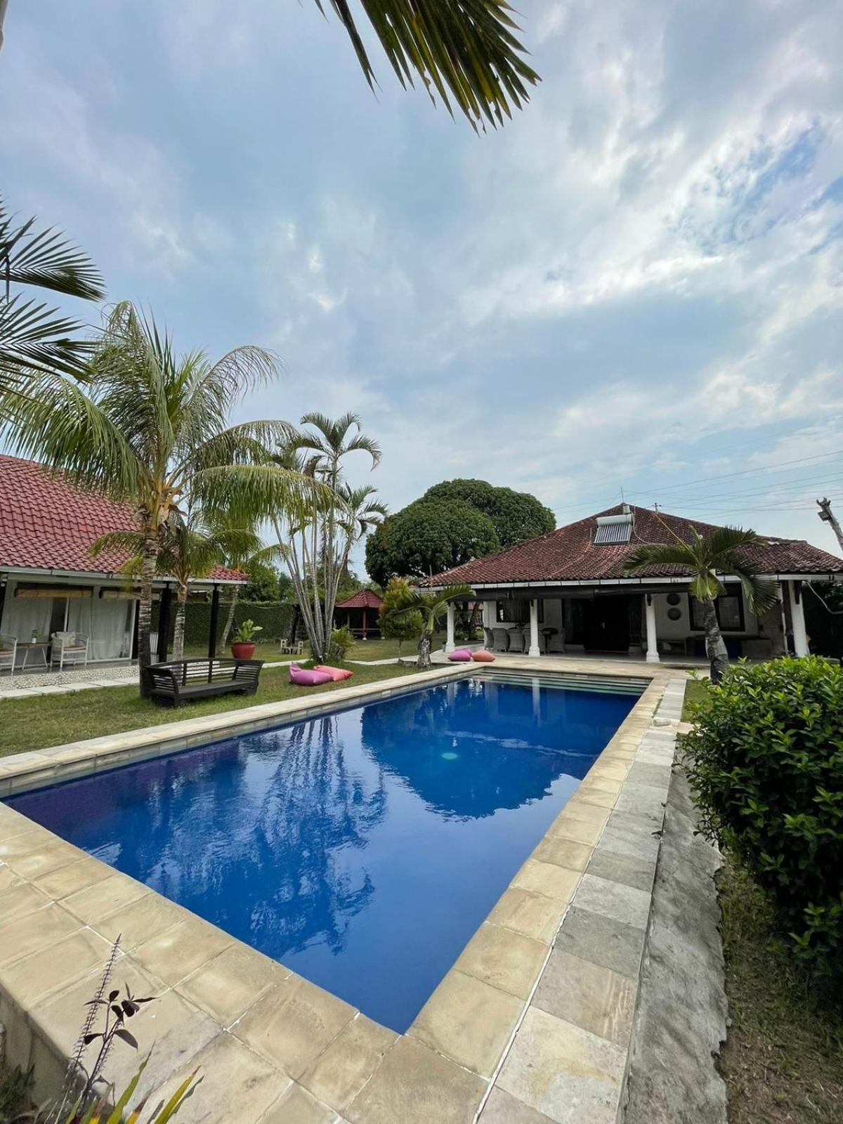 Le Kekeri Villas Collection Матарам Екстериор снимка